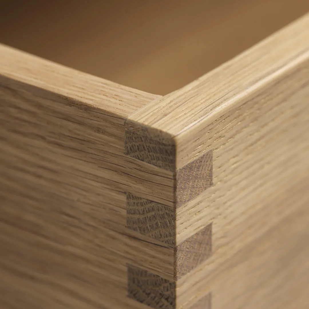 F24 Radius Bench
