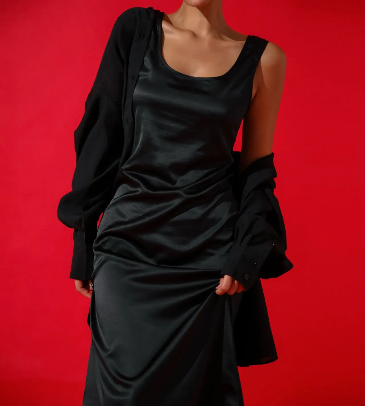 SQUARED NECK SILKY MAXI DRESS