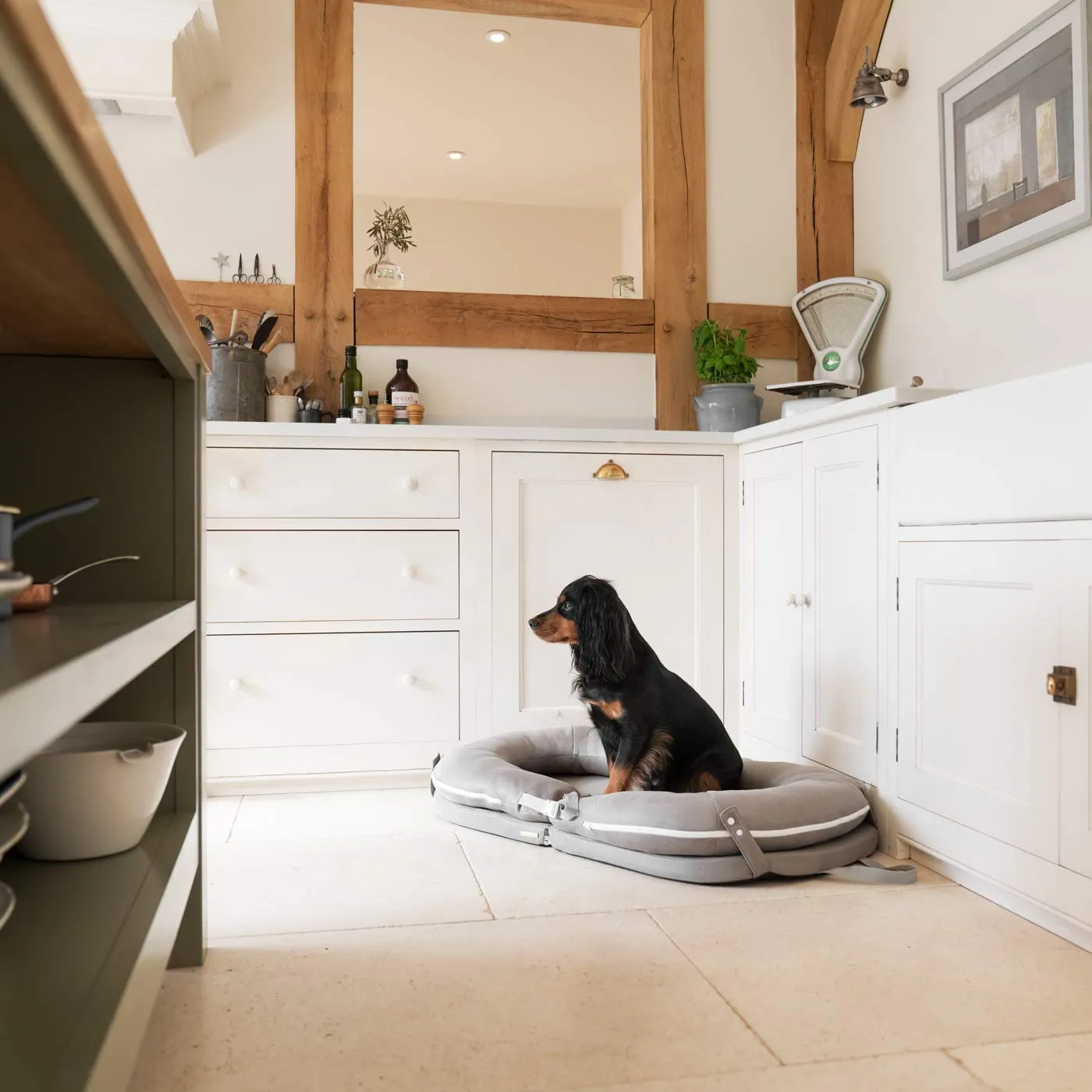 The Ultimate Capsule Travel Dog Bed by Lords & Labradors